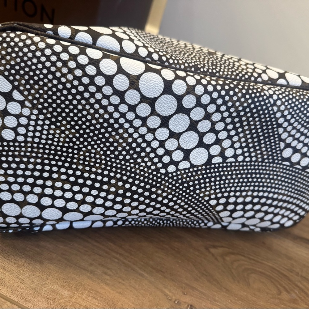 Louis Vuitton Monogram Waves Neverfull MM tote bag limited edition. - Picture 4 of 8